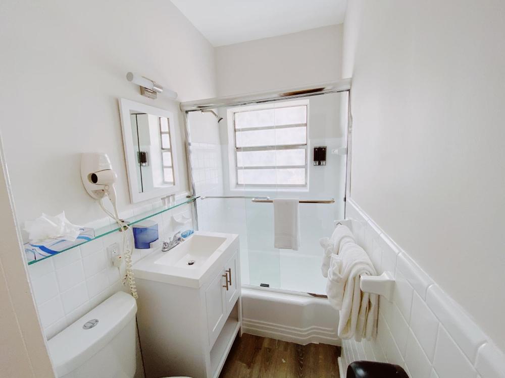 Premium Two Queen Studio with Balcony and Sofa Bed interior